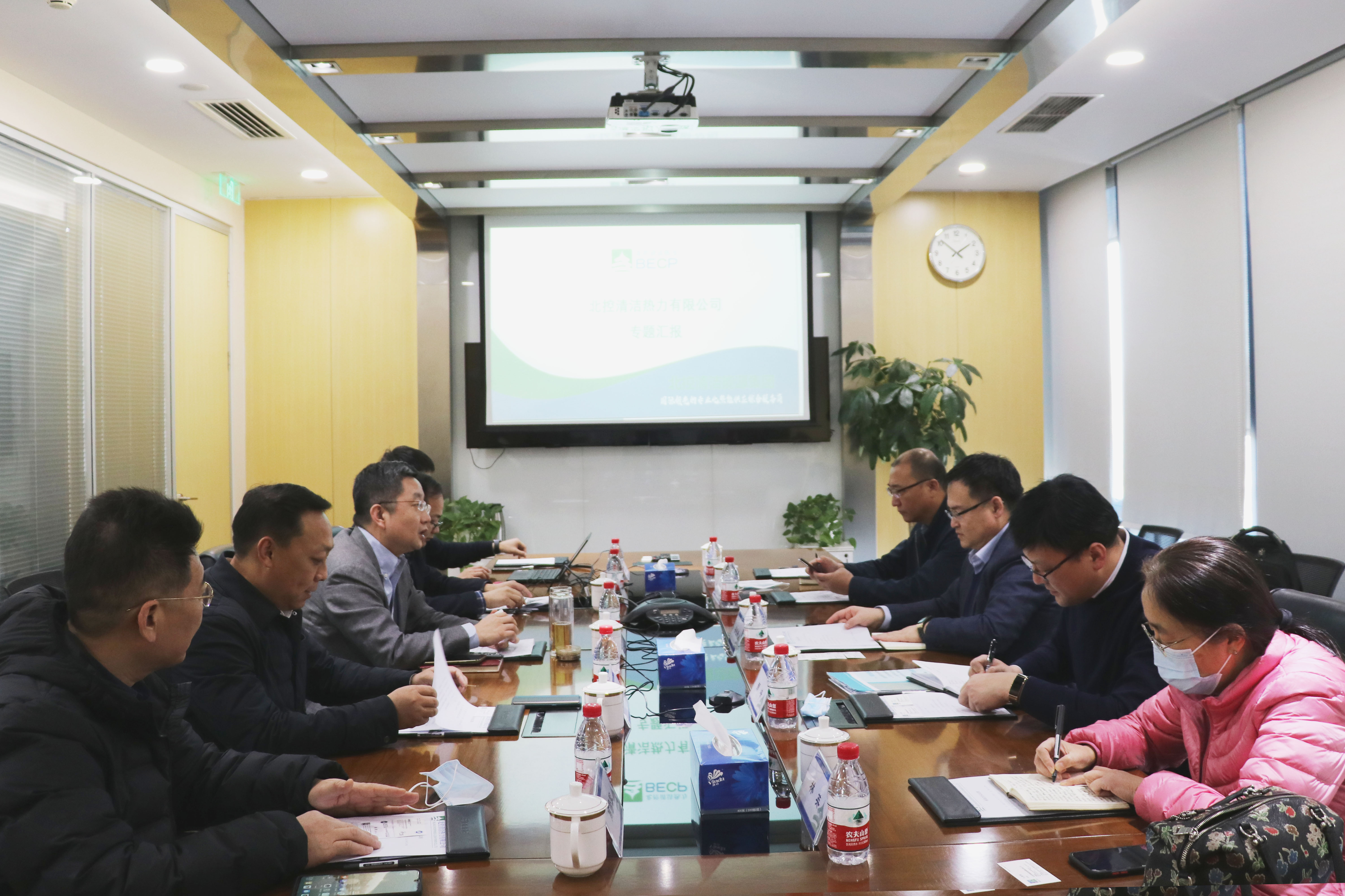 會(huì)場全景.jpg 會(huì)場全景.jpg